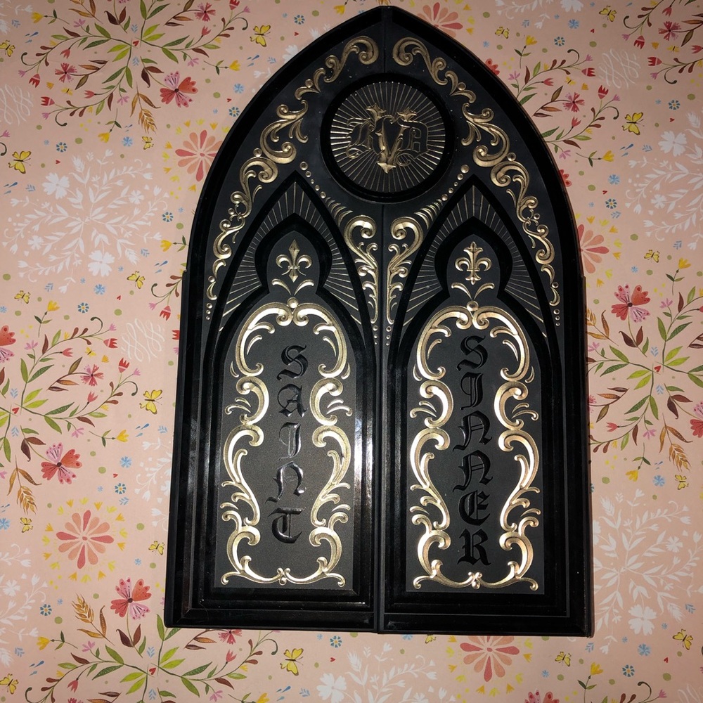 Kat Von D saint and sinner eyeshadow palette